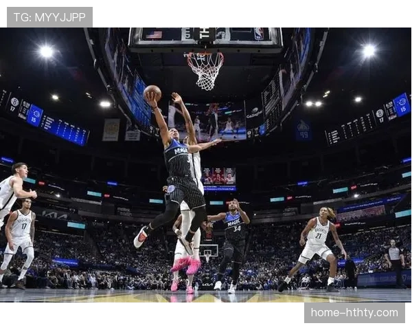 篮网对阵魔术,半场双方合计出现20次失误,比赛效率低下 篮网对阵魔术,半场双方合计出现20次失误,比赛效率低下